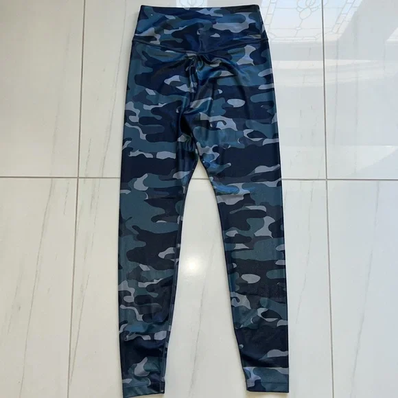 Nike Blue Camo Hi Rise Dri Fit Leggings Metallic Sheen Inside Back Pocket Size S - Picture 5 of 7